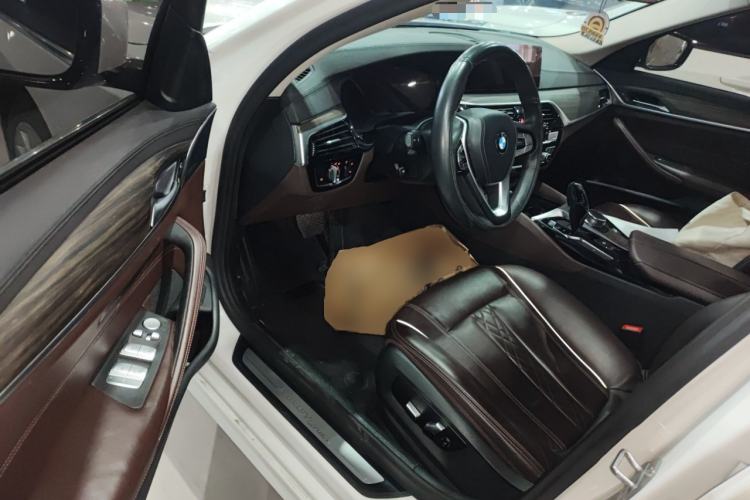 Used BMW 5 Series 2019 Updated 530Li xDrive Luxury Package Driver Seat