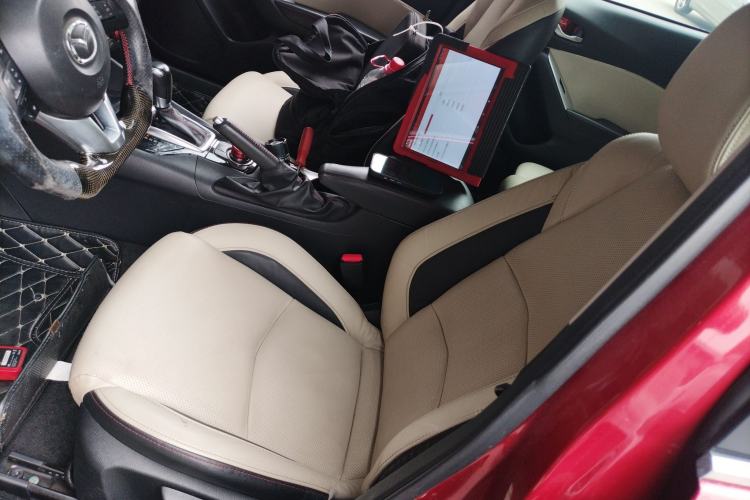 Used Mazda 3 Axela 2014 Sedan 2.0L Automatic Flagship Model