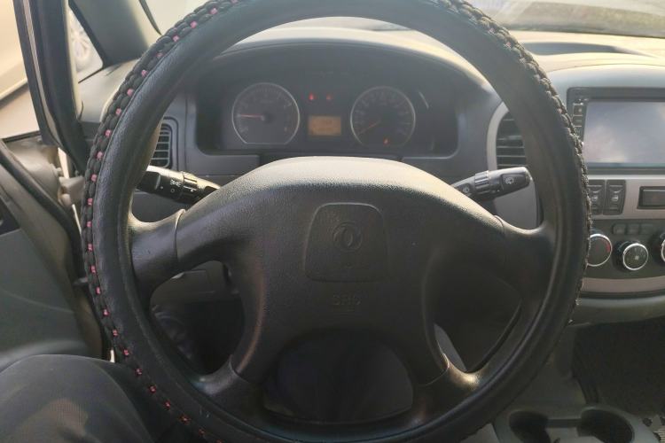 Used FORTHING Lingzhi 2013 M3 1.6L 7-Seater Luxury Model
