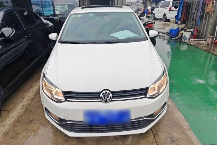 Used Volkswagen Polo 2016 1.6L Automatic Comfort Model
