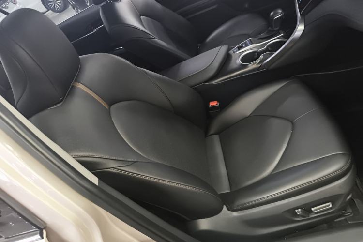 Used Toyota Camry 2021 2.5G Luxury Edition Right Front Seat