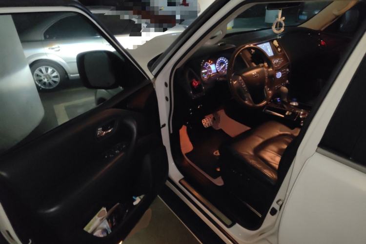 Used Infiniti QX80 2013 5.6L 4WD
