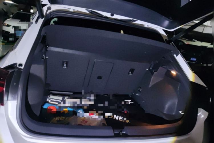 Used Volkswagen T-ROC 2022 280TSI DSG Two-Wheel Drive R-Line Pro PLUS Trunk