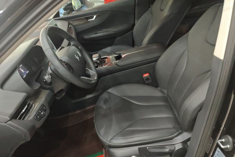 Used Hongqi E-QM5 2021 Online Booking Charging Basic Edition 5 Seats
