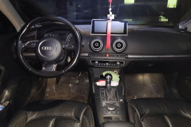 Used Audi A3 2014 Sportback 35 TFSI Automatic Comfort Model Center Console