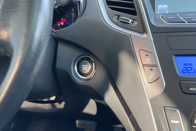 Used Hyundai Santa Fe 2013 2.4L Automatic Two-Wheel Drive Smart Version