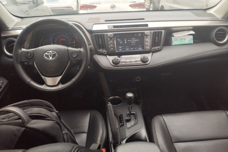 Used Toyota RAV4 2015 2.0L CVT Two-Wheel Drive Fashion Edition
