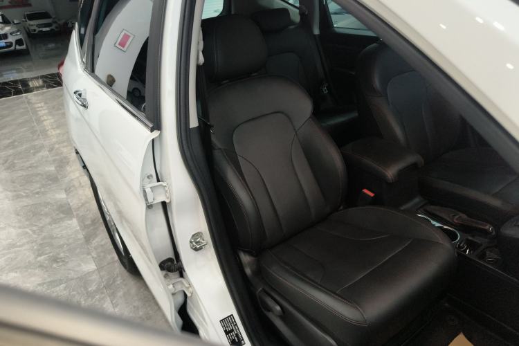 Used Haval M6 2019 1.5T DCT Two-Wheel Drive Value Edition China VI Standard Right Front Seat