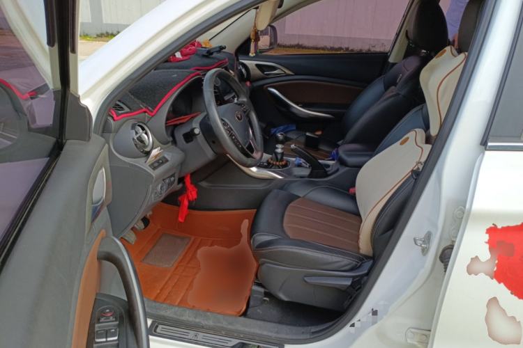 Used BYD Song 2017 Gaishi Upgrade Edition 1.5TI Manual Elite Model
