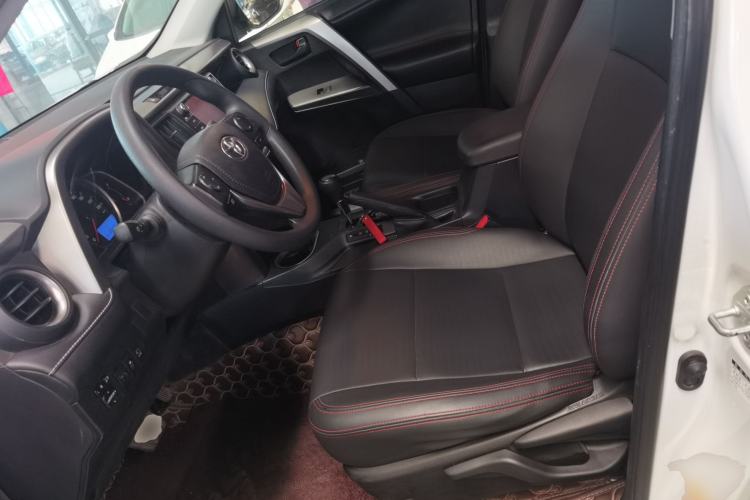 Used Toyota RAV4 2016 2.0L CVT Two-Wheel Drive Fashion Edition China V Standard Left Front Seat