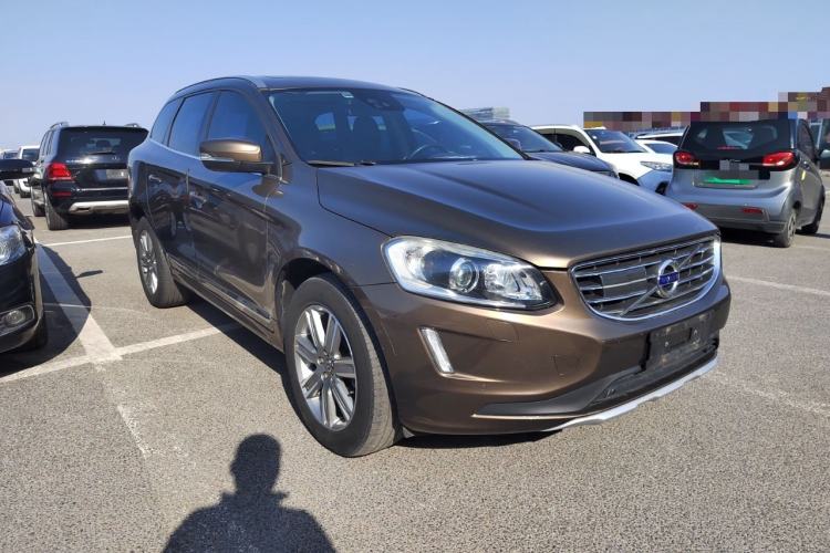 Used Volvo XC60 2016 T5 AWD Zhiyuan Edition Front Right 45 Deg