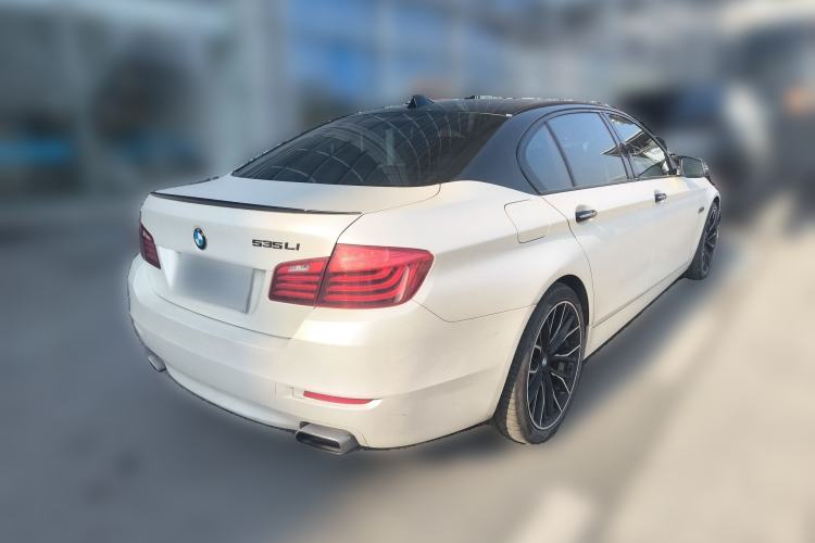 Used BMW 5 Series 2014 535Li Leading Model
