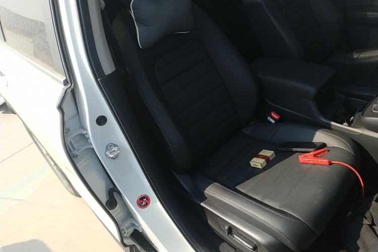 Used Honda CR-V 2023 240TURBO Two-Wheel Drive Smart Edition 5 Seats Right Front Seat