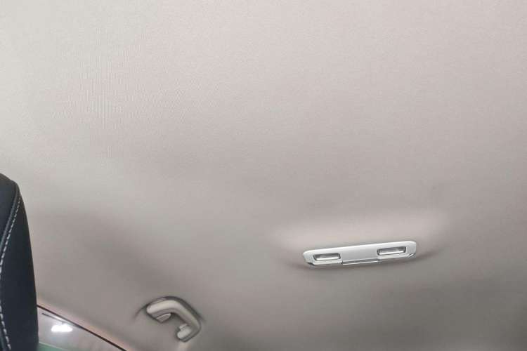 Used Geely Auto Emgrand GS 2016 Elegant Edition 1.3T Automatic LingShang Model Headliner