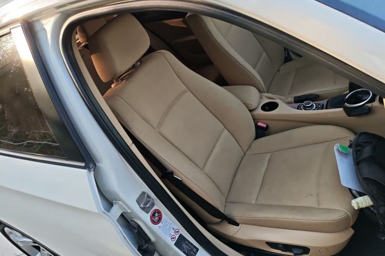 Used BMW X1 2012 sDrive18i Luxury Edition Right Front Seat