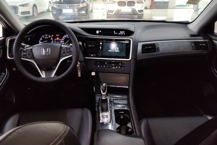 Used Honda Spirior 2015 2.0L Prestige Edition
