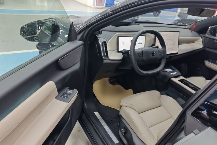 Used Volvo Volvo XC70 Plug-in Hybrid 2026 Model Four-Wheel Drive Long-Range Ultra