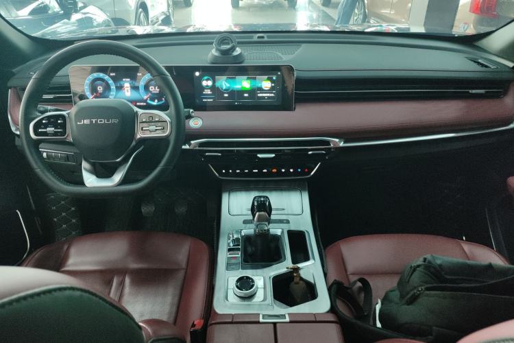 Used JETOUR X90 PLUS 2024 1.6TD Manual Yangfang PRO 5-Seater Center Console