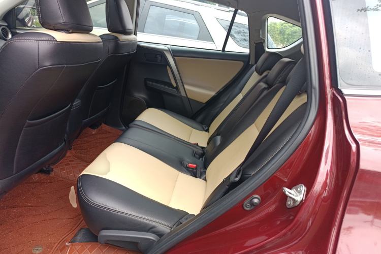 Used Toyota RAV4 2016 2.0L CVT Two-Wheel Drive Fashion Edition China V Standard Left Rear Seat