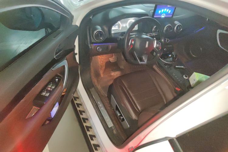 Used Wey VV7 2017 2.0T Ultra-Luxury Version Driver Seat