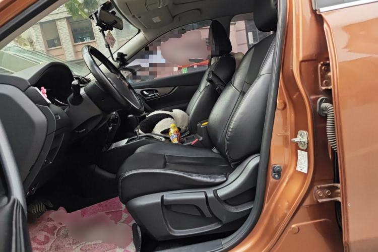 Used Nissan X-Trail 2015 2.0L CVT Comfort MAX Edition 2WD
