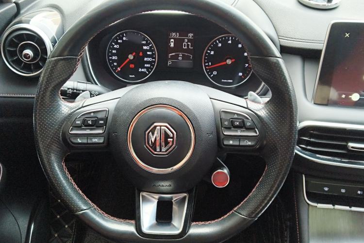 Used MG HS 2019 20T Automatic Two-Wheel Drive Trophy Super Sport Version China VI Standard Steering Wheel