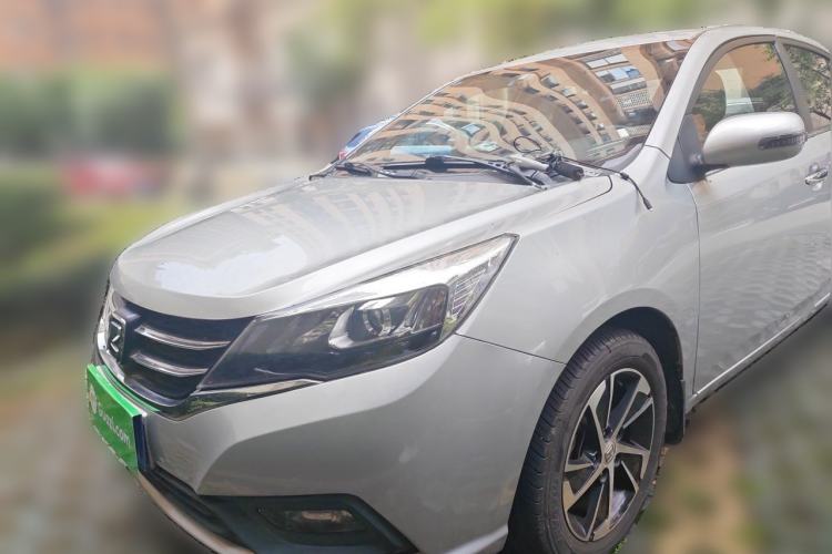 Used Zotye Z300 2014 New Vision 1.5L Manual Luxury Model