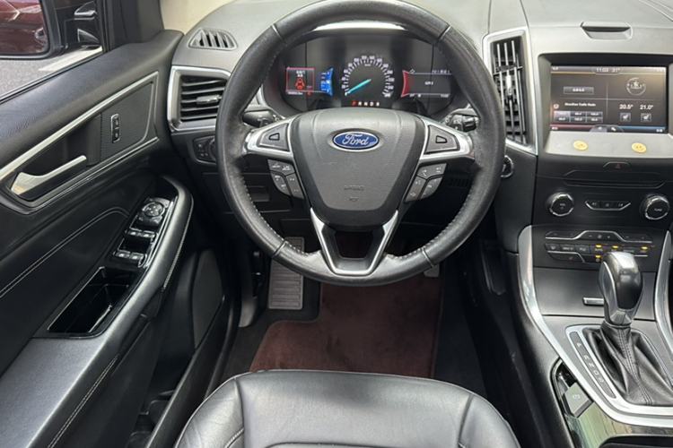 Used Ford Edge 2015 2.0T GTDi Two-Wheel-Drive High-Line Version