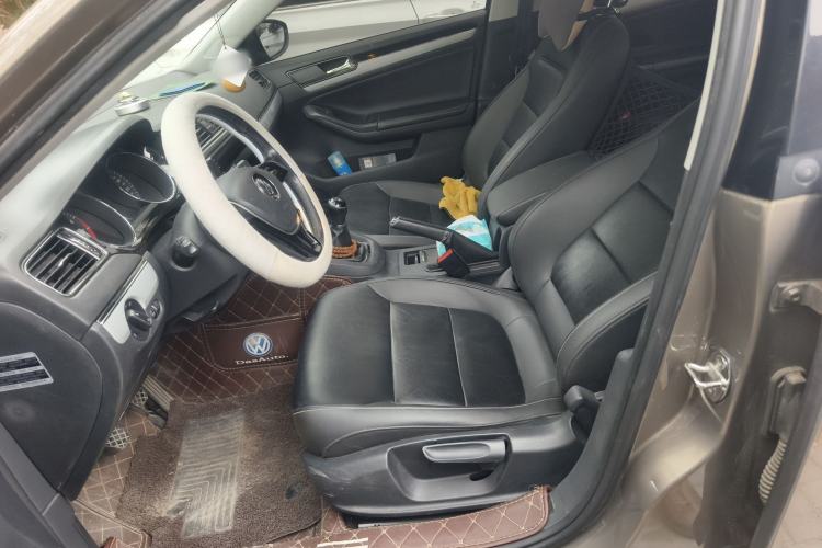 Used Volkswagen Sagitar 2015 1.6L Manual Comfort Model