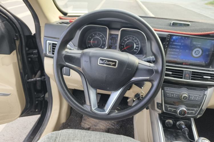Used Zotye Domy X5 2017 Value Edition 1.6L Manual Fashion Model Steering Wheel
