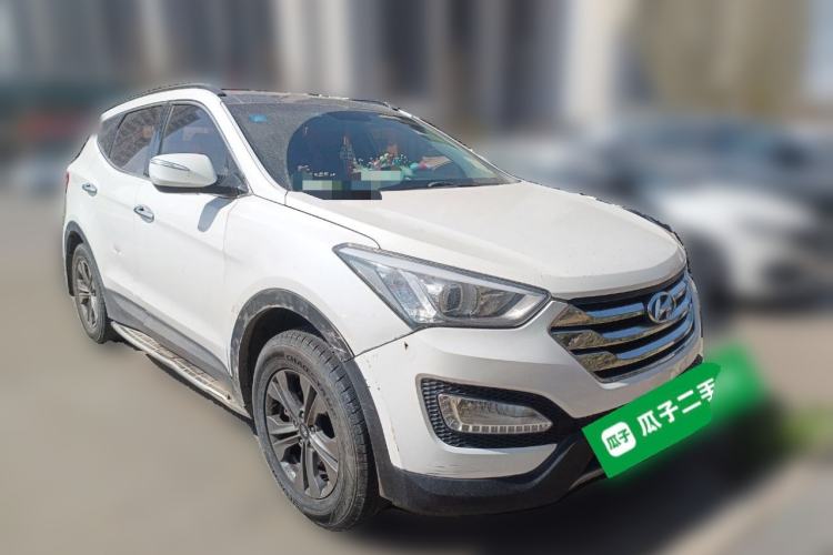 Used Hyundai Santa Fe 2015 2.0T Automatic All-Wheel Drive Smart Version 5 Seats Front Right 45 Deg