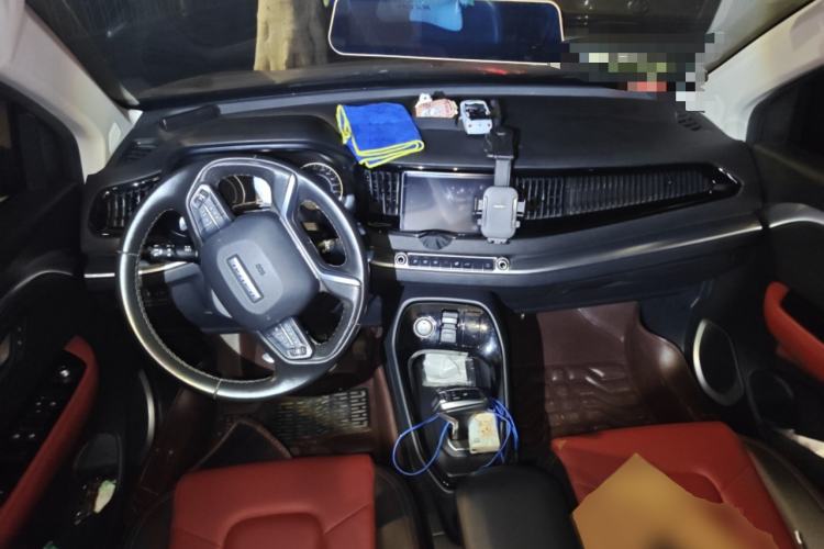 Used Haval H2s 2018 Red-Label 1.5T Dual-Clutch Elite Model Center Console