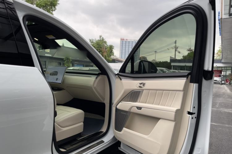 Used ONVO Luxeed L90 2025 Model—Max Six-Seater Version Interior 4