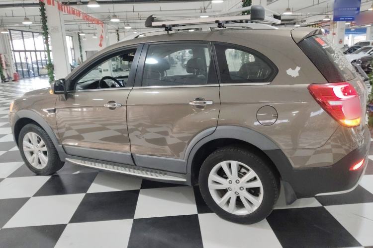 Used Chevrolet Captiva 2015 2.4L 4x4 Flagship Edition 7-Seater

