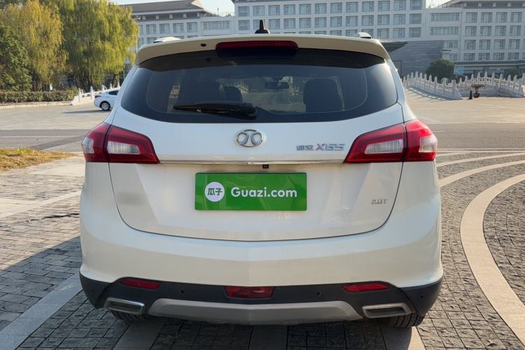 Used BAIC Senova X65 2015 2.0T Automatic Elite Model
