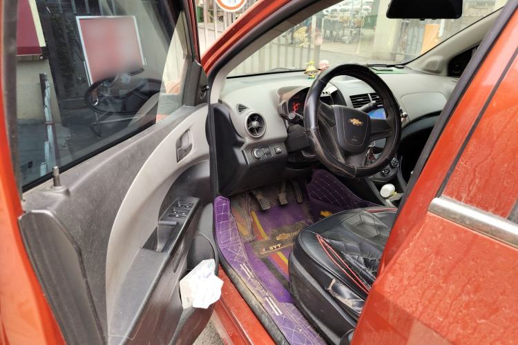 Used Chevrolet Aveo Sonic 2011 Sedan 1.4L MT SL