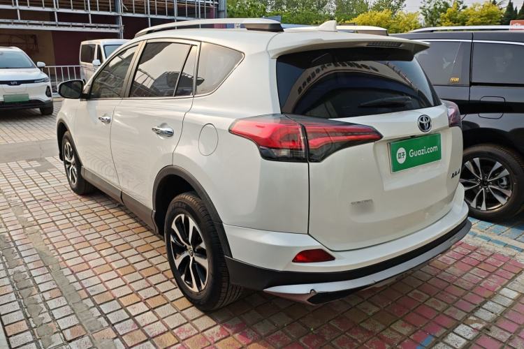 Used Toyota RAV4 2016 2.0L CVT Two-Wheel Drive Fashion Edition China V Standard Rear Left 45 Deg