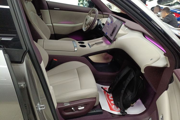 Used Xiaomi Auto YU7 2025 Ultra-Long Range All-Wheel Drive Pro Version
