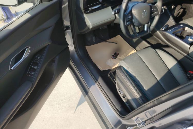 Used BYD Qin L 2025 EV 545KM Excellence Edition Driver Seat