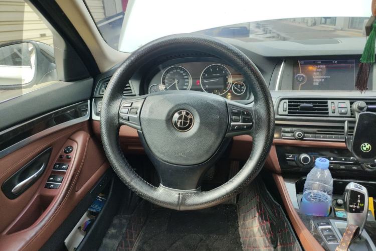 Used BMW 5 Series 2014 525Li Leading Model
