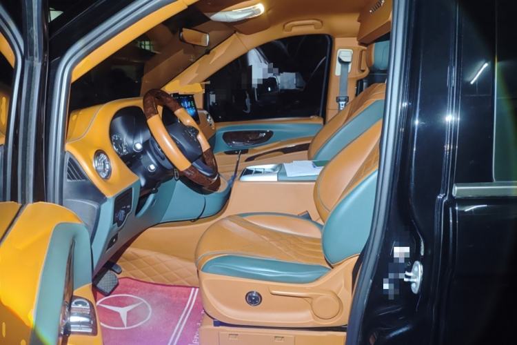 Used Mercedes-Benz Vito 2023 2.0T Elite Version 7 Seats Left Front Seat