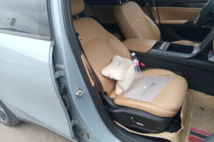 Used Geely Galaxy L6 2023 125km Starship