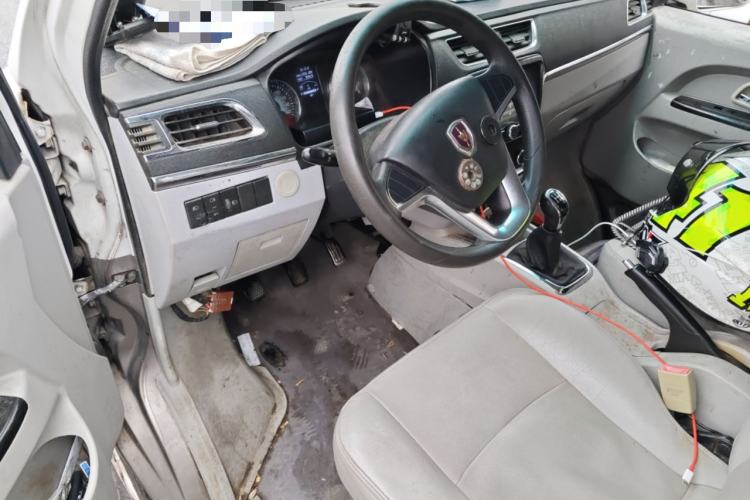 Used Jinbei New Hiace X30L 2016 1.5L Wealth Edition Natural Gas DLCG14 Center Console