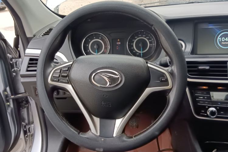 Used Soueast V5 Lingzhi 2015 Plus 1.5L Manual ZhiZun Version