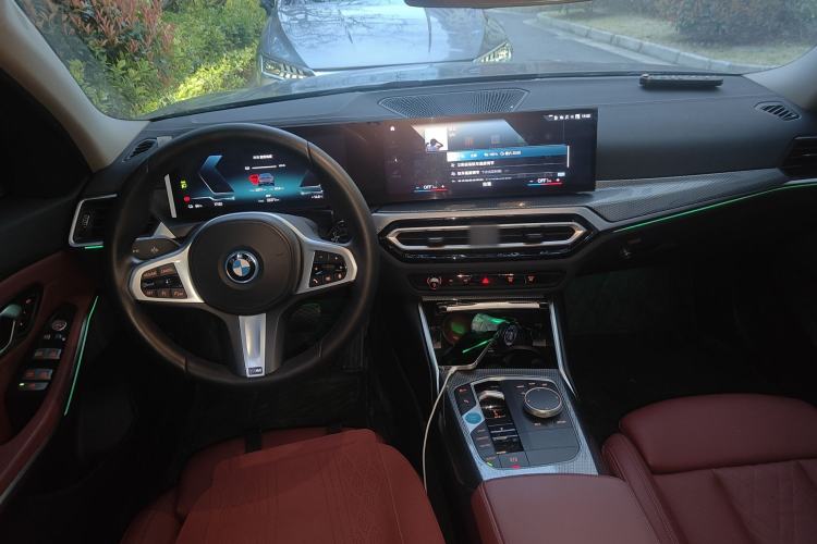 Used BMW i3 2022 eDrive 35 L Center Console