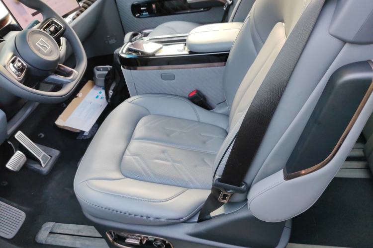 Used Zeekr MIX 2025 Long-Range Intelligent Driving Edition
