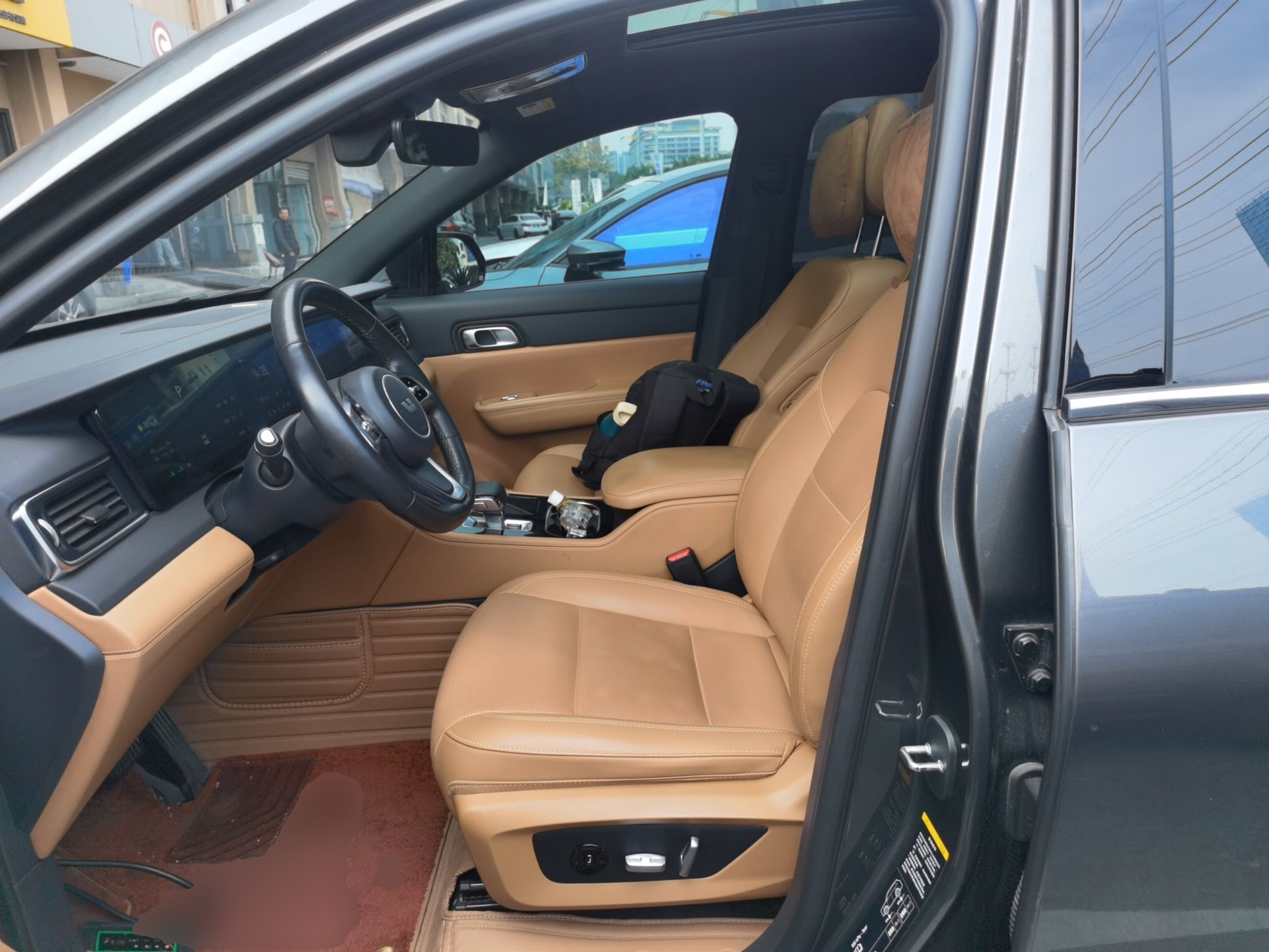 Переднее сиденье в автомобиле