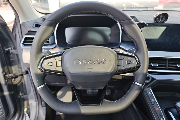 Used Lynk & Co 06 EM-P 2020 PHEV Plus Interior 6