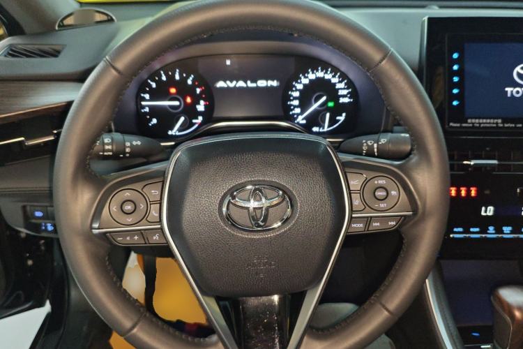Used Toyota Avalon 2023 2.0L Premium Edition
