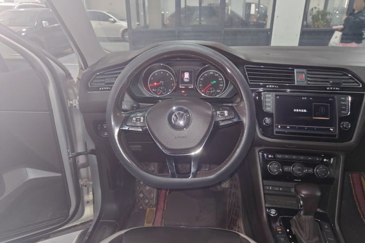 Used Volkswagen Tiguan L 2017 330TSI Automatic Two-Wheel Drive Luxury Edition
